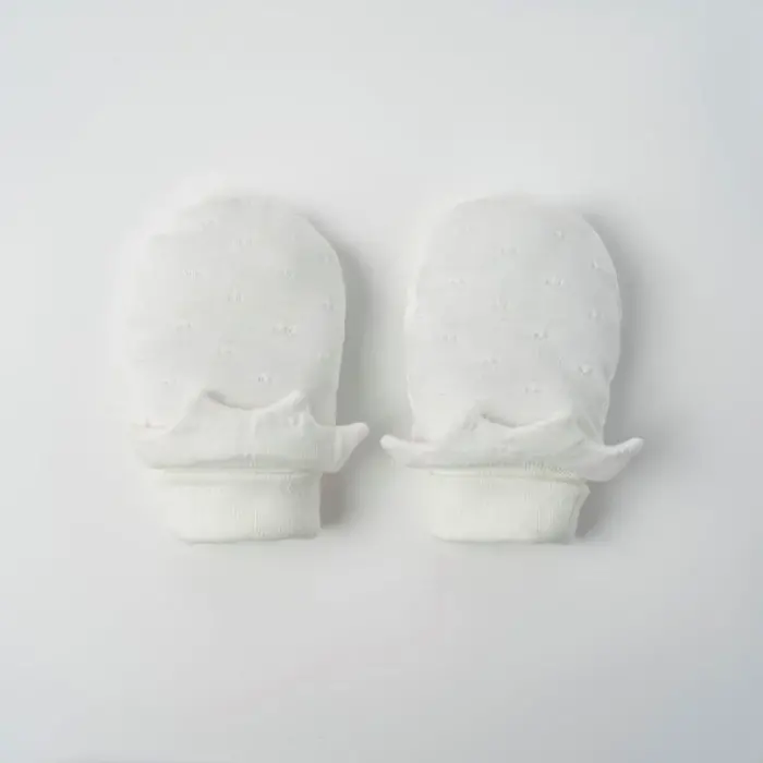 Set phụ kiện sơ sinh Nous 4 món màu trắng